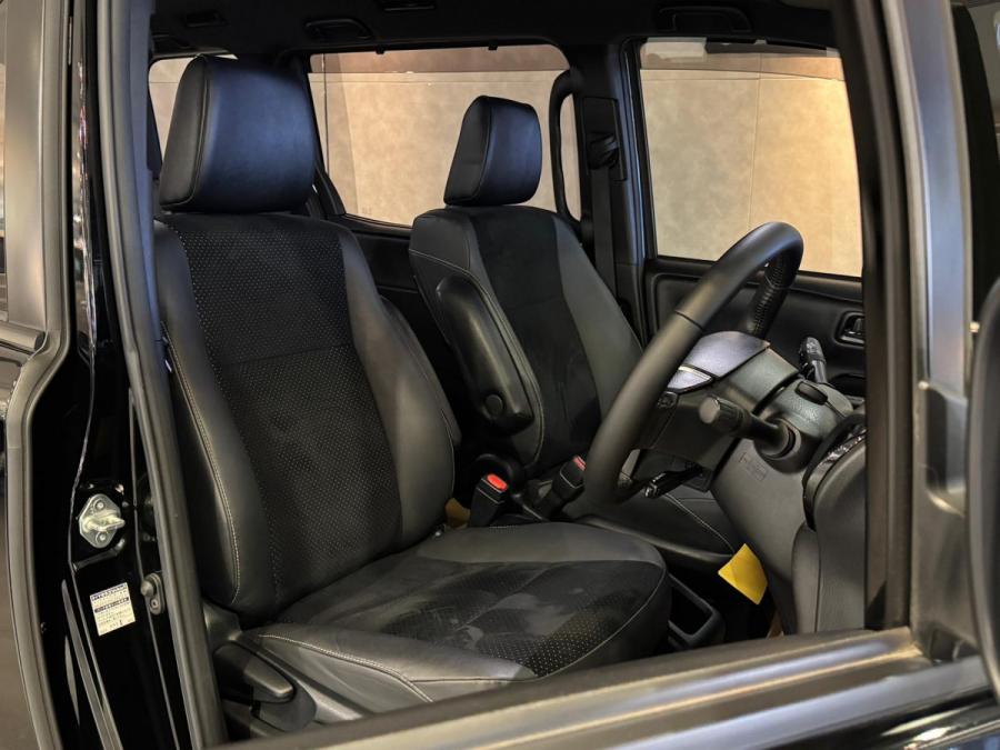 Voxy Hybrid ZS 煌III Modellista - Image 7